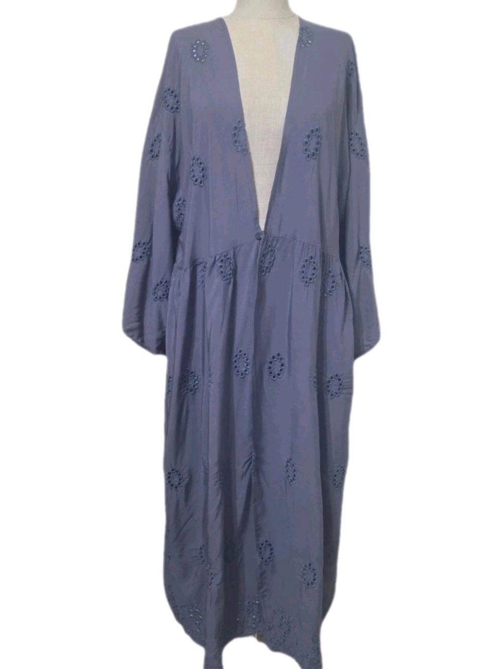 Time and Tru Lavender Eyelet Long Robe